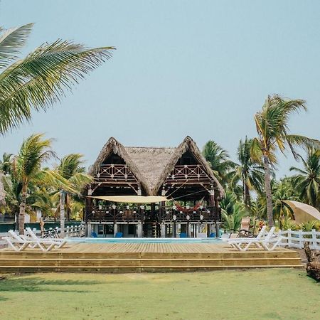 Los Olivos La Playa Hotel Y Restaurante Escuintla Eksteriør bilde