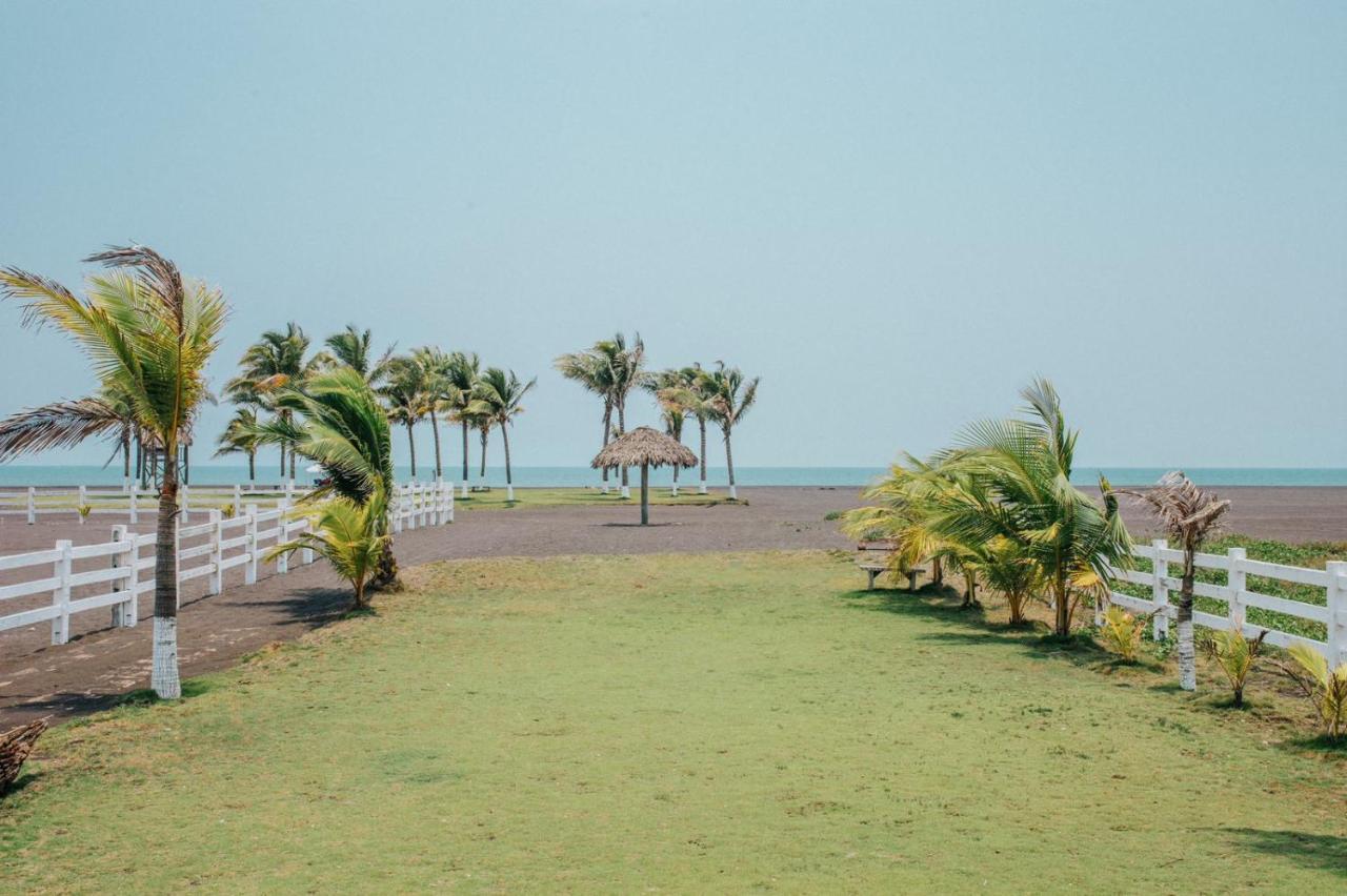 Los Olivos La Playa Hotel Y Restaurante Escuintla Eksteriør bilde